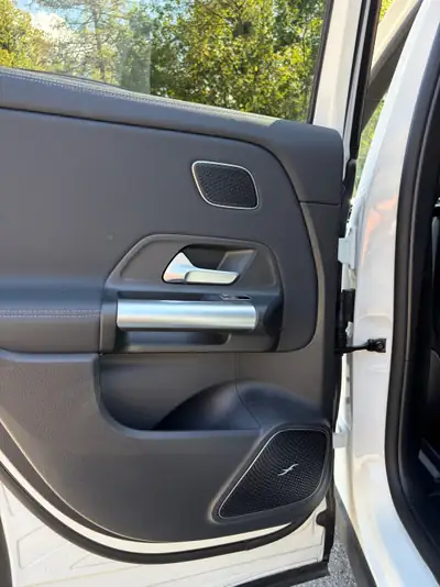 Mercedes-Benz EQA 350 Swiss Star AMG Line 4MATIC — SUV électrique premium, 49'000 km seulement — Miniature 19