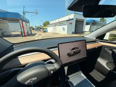 Tesla Model Y RWD 2024 — SUV électrique premium, 53 500 km, garantie jusqu'en 2028 — Miniatura 7