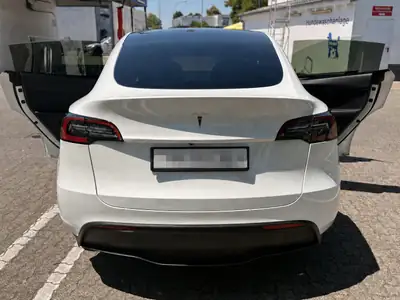 Tesla Model Y RWD 2024 — SUV électrique premium, 53 500 km, garantie jusqu'en 2028 — Miniatura 10