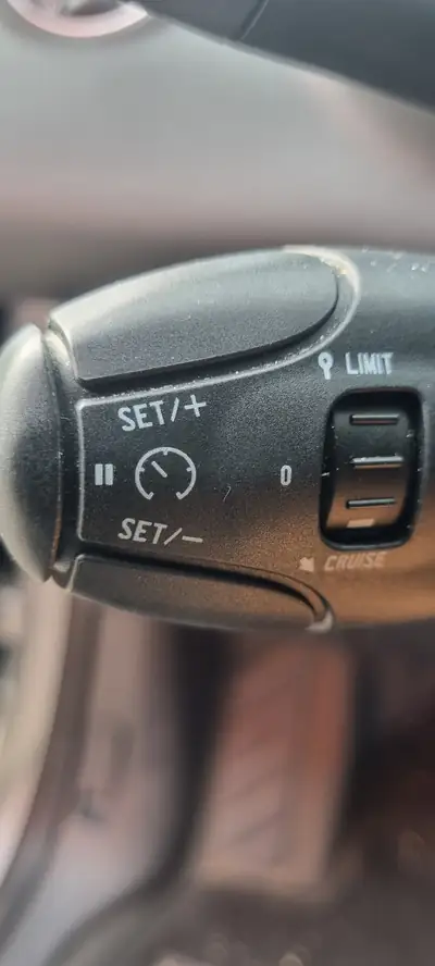 Peugeot 3008 1.6 THP 165 — SUV urbain performant à prix avantageux — Miniatura 7