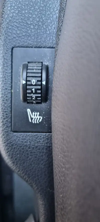 Peugeot 3008 1.6 THP 165 — SUV urbain performant à prix avantageux — Miniatura 8