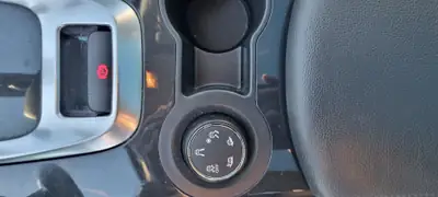 Peugeot 3008 1.6 THP 165 — SUV urbain performant à prix avantageux — Miniatura 10