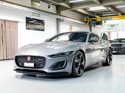 Jaguar F-Type Coupé 5.0 V8 R-Dynamic — Sportive britannique 450 ch, très faible kilométrage — vue extérieure