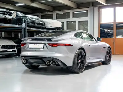 Jaguar F-Type Coupé 5.0 V8 R-Dynamic — Sportive britannique 450 ch, très faible kilométrage — détail