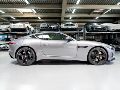 Jaguar F-Type Coupé 5.0 V8 R-Dynamic — Sportive britannique 450 ch, très faible kilométrage — tableau de bord