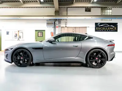 Jaguar F-Type Coupé 5.0 V8 R-Dynamic — Sportive britannique 450 ch, très faible kilométrage — intérieur