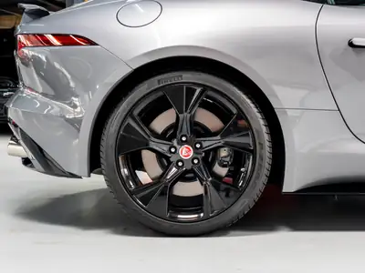 Jaguar F-Type Coupé 5.0 V8 R-Dynamic — Sportive britannique 450 ch, très faible kilométrage — Miniature 12