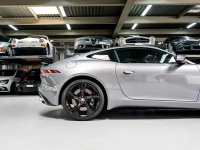 Jaguar F-Type Coupé 5.0 V8 R-Dynamic — Sportive britannique 450 ch, très faible kilométrage — Miniature 11