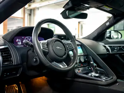 Jaguar F-Type Coupé 5.0 V8 R-Dynamic — Sportive britannique 450 ch, très faible kilométrage — Miniature 15