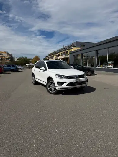 VW Touareg 3.0 V6 TDI 262 ch — SUV premium 4x4 à faible consommation — vista esterna