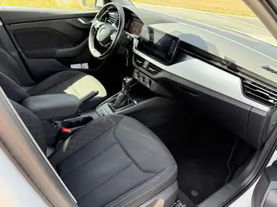 Skoda Scala 1.5 TSI Ambition DSG — Berline compacte dynamique, peu kilométrée, garantie jusqu'en 2028 — Miniatur 8