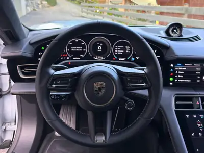 Porsche Taycan Turbo Sport Turismo — Berline électrique haute performance, quasi neuve — Miniature 8