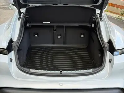 Porsche Taycan Turbo Sport Turismo — Berline électrique haute performance, quasi neuve — Miniature 13