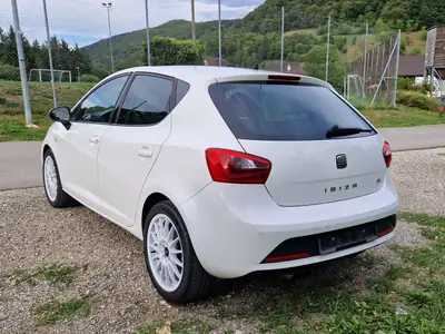 SEAT Ibiza 1.2 TSI — Citadine dynamique, boîte DSG, sans accident — arrière