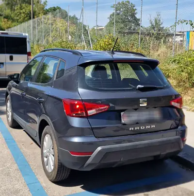 SEAT Arona 1.0 TSI 115 — Petit SUV urbain dynamique, 23'300 km seulement — Seitenansicht