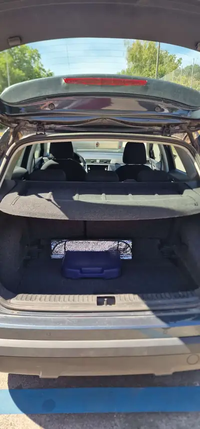 SEAT Arona 1.0 TSI 115 — Petit SUV urbain dynamique, 23'300 km seulement — Innenraum