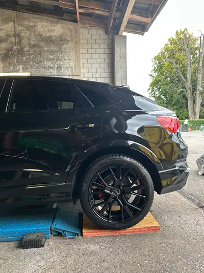 Audi RS Q3 2.5 TFSI Quattro — 400 ch, SUV sportif haute performance — side view