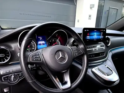 Mercedes-Benz V 300 d Swiss Edition — Monospace premium 4MATIC, 83 700 km, garantie constructeur — Miniatura 11