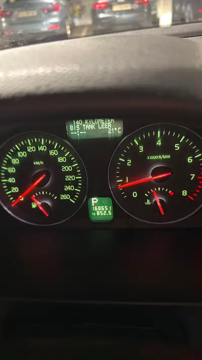 Volvo S40 2007 — Berline élégante, automatique fiable, sans sinistre — cruscotto