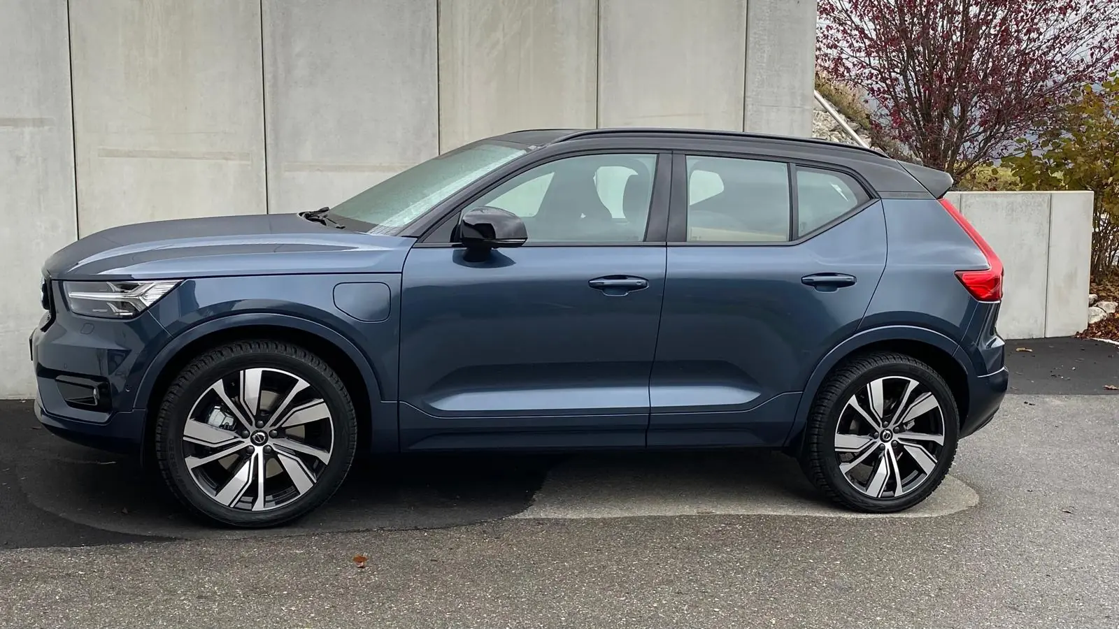 Volvo XC40 T4 TwE R-Design — SUV hybride rechargeable, 77 600 km, sans sinistre