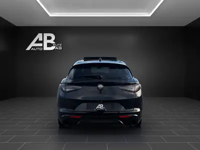Alfa Romeo Stelvio 2.0 Competizione — SUV sportif 280 ch, quattro intégral, état impeccable — interni