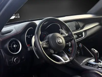 Alfa Romeo Stelvio 2.0 Competizione — SUV sportif 280 ch, quattro intégral, état impeccable — Miniatura 8