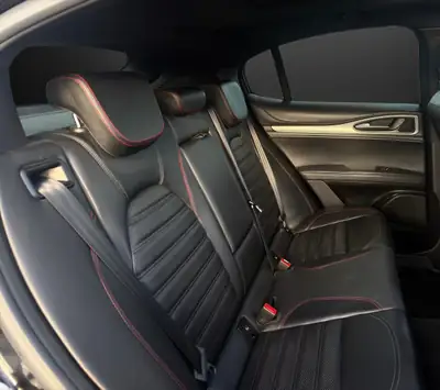 Alfa Romeo Stelvio 2.0 Competizione — SUV sportif 280 ch, quattro intégral, état impeccable — Miniatura 12