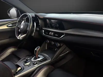 Alfa Romeo Stelvio 2.0 Competizione — SUV sportif 280 ch, quattro intégral, état impeccable — Miniatura 10