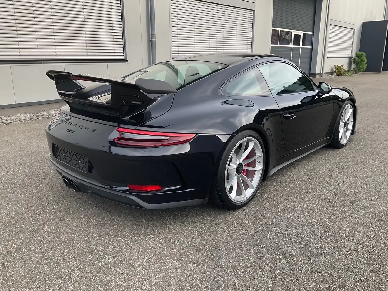 Porsche 911 4.0 GT3 — Légendaire coupé sport, 500 ch, boîte manuelle, état collection