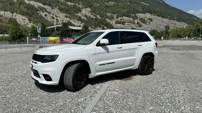 Jeep Grand Cherokee 6.4 V8 HEMI SRT8 — Muscle SUV américain, 468 ch purs — arrière