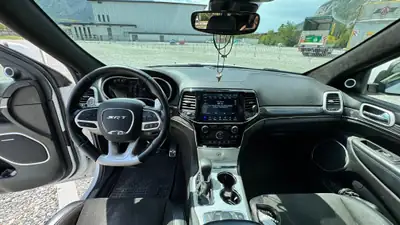 Jeep Grand Cherokee 6.4 V8 HEMI SRT8 — Muscle SUV américain, 468 ch purs — Miniature 11