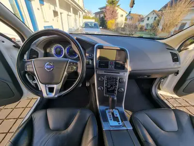 Volvo XC60 2.4 D5 R-Design AWD — SUV premium diesel, 105 000 km seulement — Miniatur 9