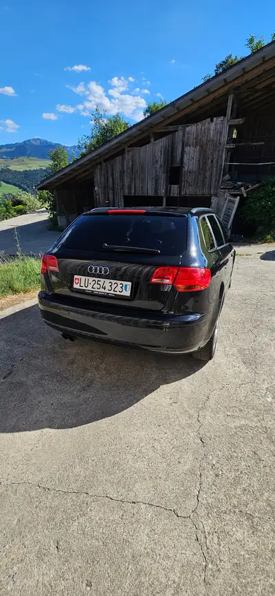 Audi A3 2.0 Turbo FSI Ambition quattro — Berline sportive, 215 000 km, traction intégrale — détail