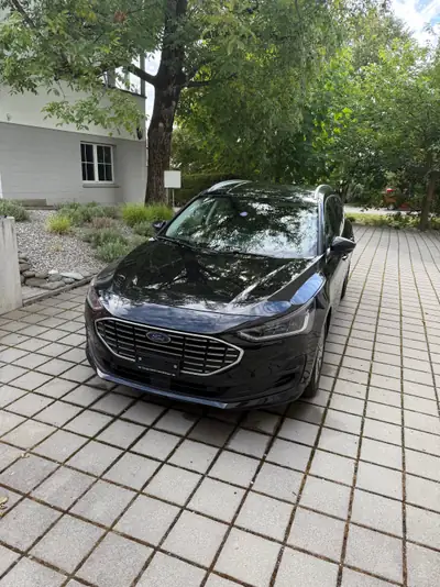 Ford Focus 1.0i EcoBoost Hybrid 125 — Break économe et polyvalent, 72 000 km — vista esterna