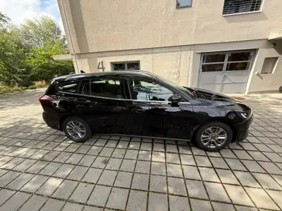 Ford Focus 1.0i EcoBoost Hybrid 125 — Break économe et polyvalent, 72 000 km — vista posteriore