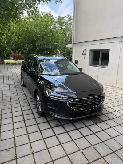 Ford Focus 1.0i EcoBoost Hybrid 125 — Break économe et polyvalent, 72 000 km — fianco