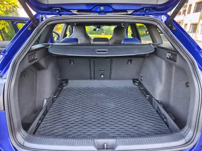 VW Golf Variant 2.0 TSI R DSG 4motion — Break sportif all-terrain, 319 ch et faible kilométrage — Miniatura 14
