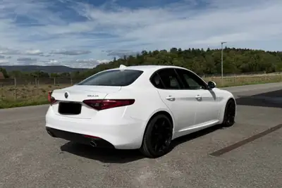 Alfa Romeo Giulia 2.2 D 180 Super — Berline élégante, diesel économe, sans sinistre — cruscotto