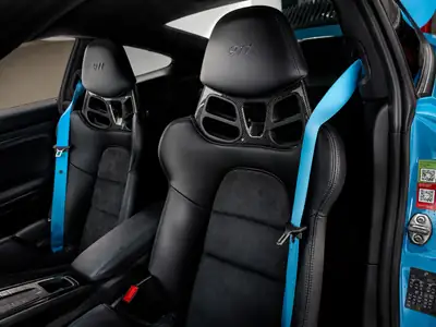 Porsche 911 Carrera T 2018 — Coupé sportif pur jeu, boîte manuelle, 8300 km seulement — Heckansicht