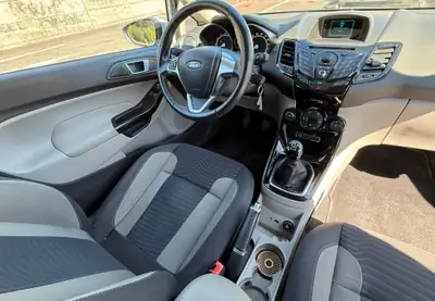 Ford Fiesta Titanium 2014 — Citadine pétillante, moteur économe et entretien maîtrisé — Miniature 9