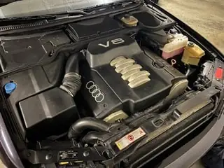 Audi A8 Quattro 1996 — Berline de prestige, transmission intégrale, 210'000 km — détail
