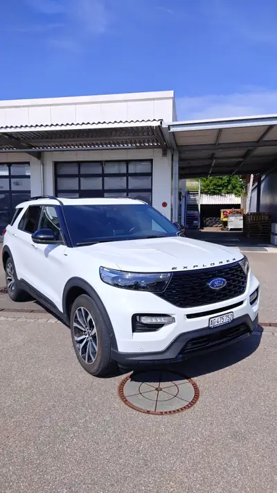 Ford Explorer 3.0 V6 Plug-in Hybrid ST-Line — SUV 7 places, hybride rechargeable, 112 000 km — vue extérieure