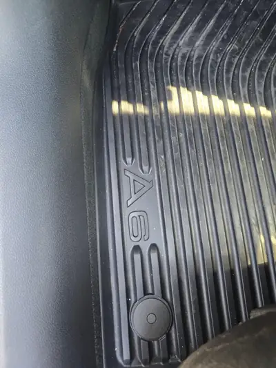 Audi A6 Avant 3.0 V6 TDI 245 quattro — Berline break premium, transmission intégrale — Miniature 18