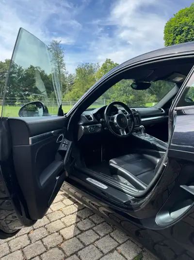 Porsche 718 Boxster 2.7 Black Edition — Roadster sportif PDK, histórique complet, 145'000 km — tableau de bord