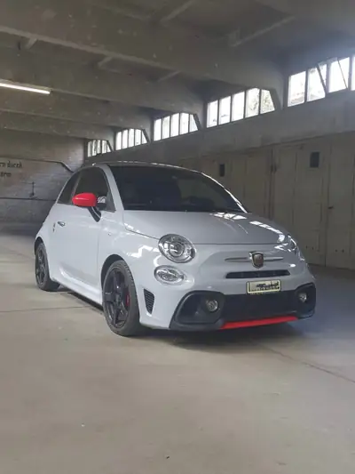 FIAT 500 Abarth Pista — Sportivité italienne, seulement 29'500 km — vue extérieure