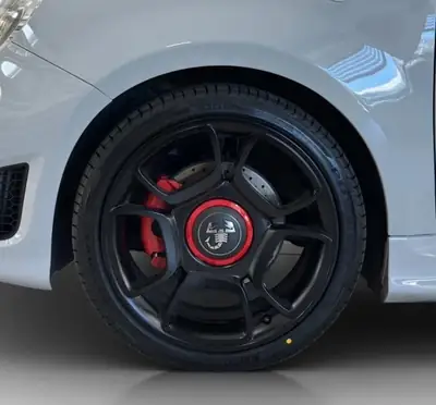 FIAT 500 Abarth Pista — Sportivité italienne, seulement 29'500 km — détail