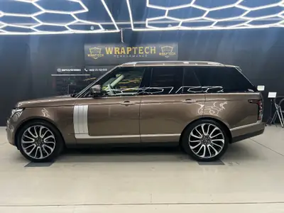 Land Rover Range Rover 4.4 SDV8 Autobiography — Luxury SUV avec historique complet et équipements premium — Außenansicht