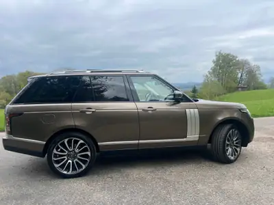 Land Rover Range Rover 4.4 SDV8 Autobiography — Luxury SUV avec historique complet et équipements premium — Innenraum