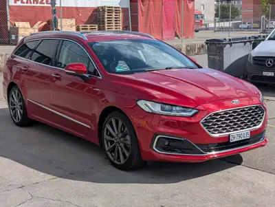 Ford Mondeo 2.0 HEV 187 Vignale — Break hybride économe, entretien complet — intérieur