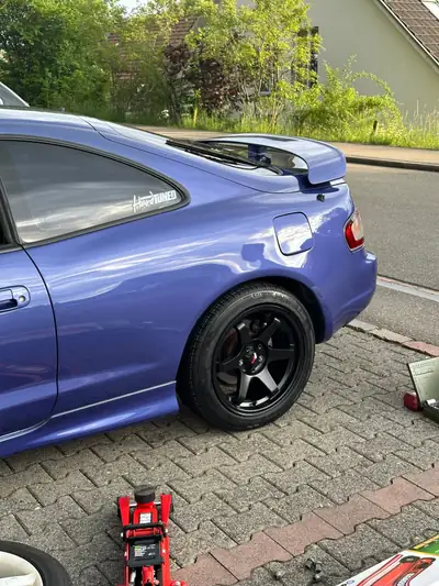 Toyota Celica 2.0 GT — Coupé sportif des années 90, motorisation fiable et équipements tuning — arrière